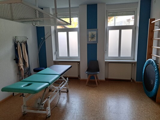 Behandlungsraum Schlingentisch